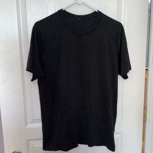Men’s Lululemon short sleeve